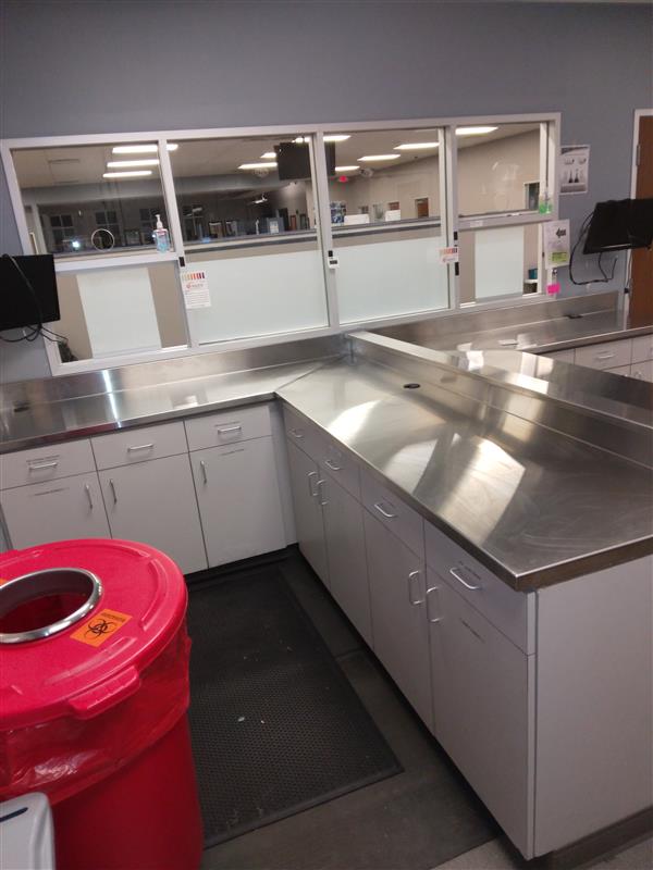 Allied Stainless fabricates and installs new countertops in laboartory