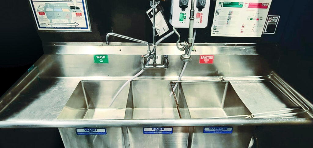 multi-compartment-commercial-sink